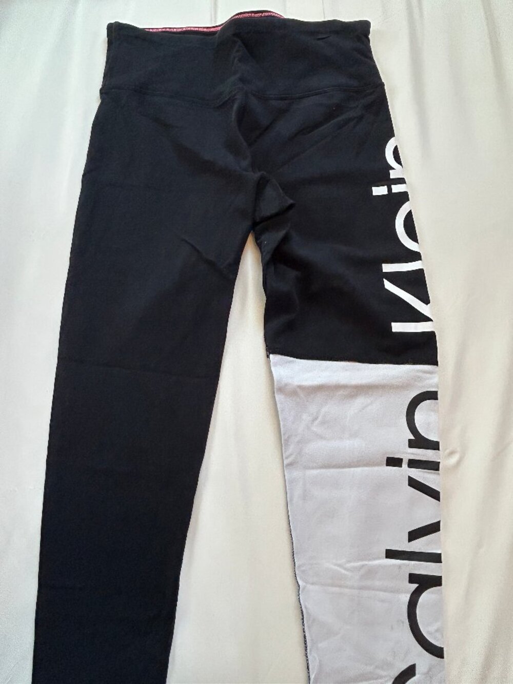 CALVIN KLEIN PERFORMANCE WOMEN’S BLACK & WHITE WORKOUT LEGGINGS SIZE M